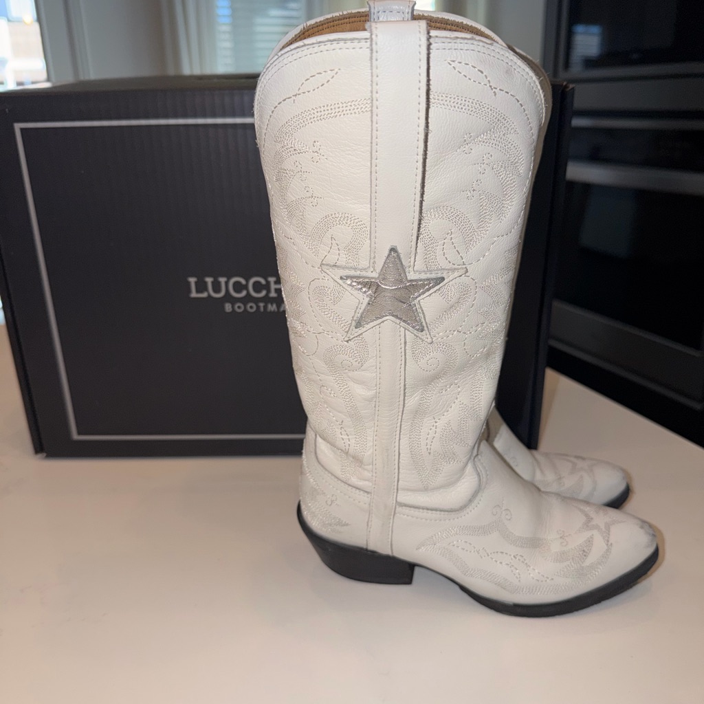 Lucchese White Leather Cowboy Boots With Silver Star